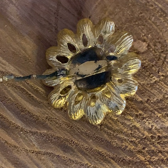 Vintage Dubarry  Scarf Clip Flower Gold Tone Metal  Stamped Dubarry FA - Picture 7 of 8